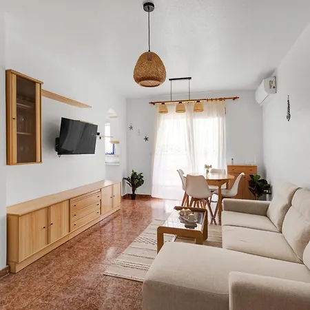 A Spacious And Cozy Apartment. アパート トレビエハ